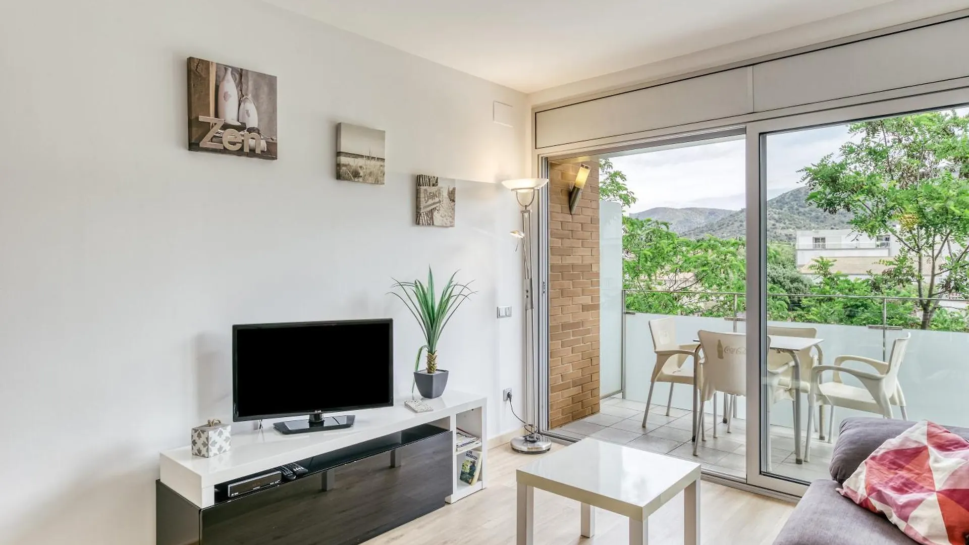 Appart Georges روساس 0*,  إسبانيا
