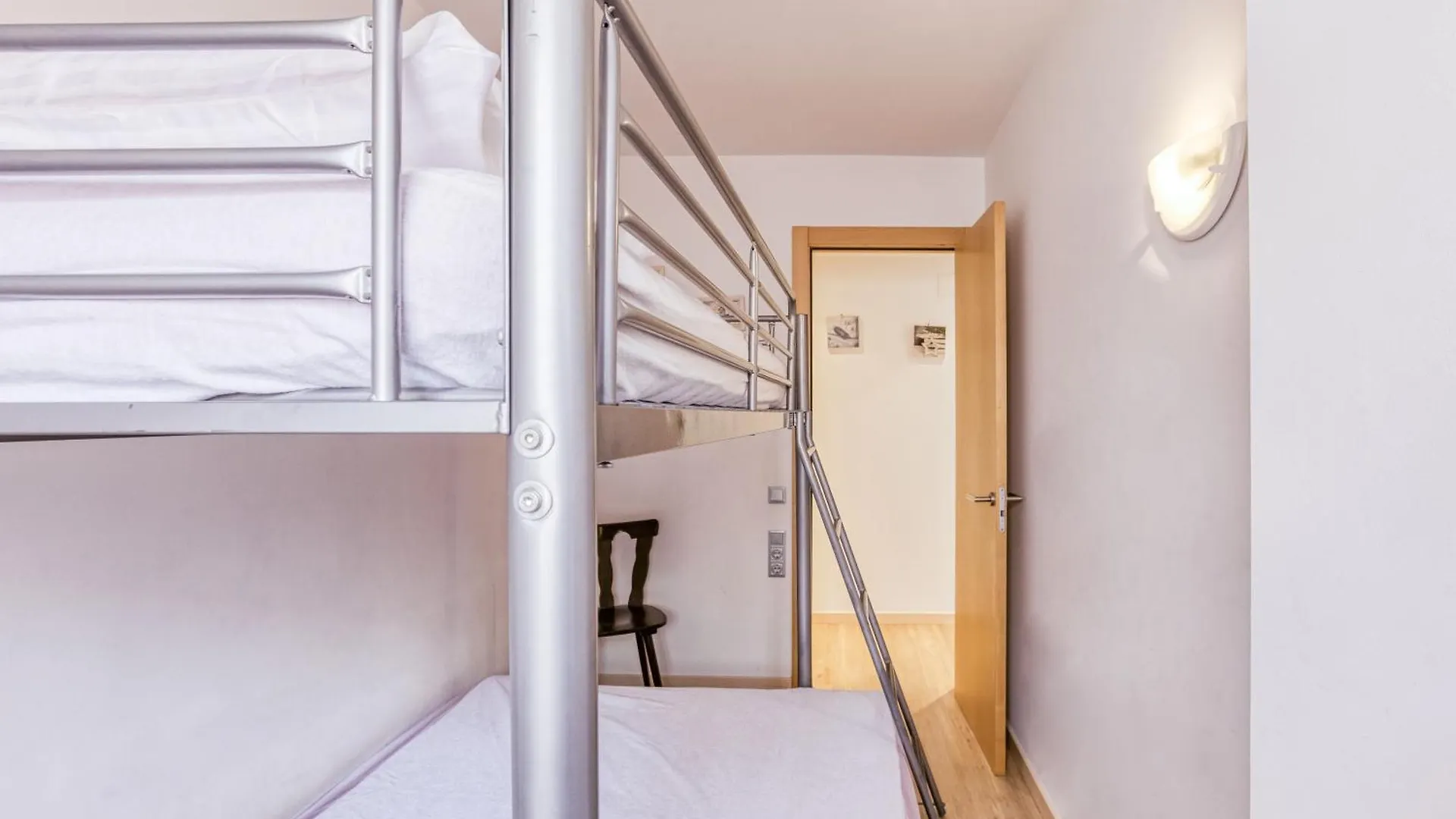 Appart Georges Roses Apartment